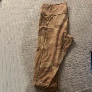 Fabletics Define Powerhold High waisted 7/8 leggings